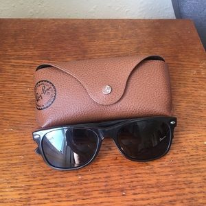 Classic black rayban wayfarers